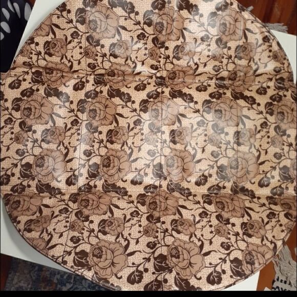 Gorgeous Petunia Pickle Bottom Diaper Bag - Picture 8 of 13